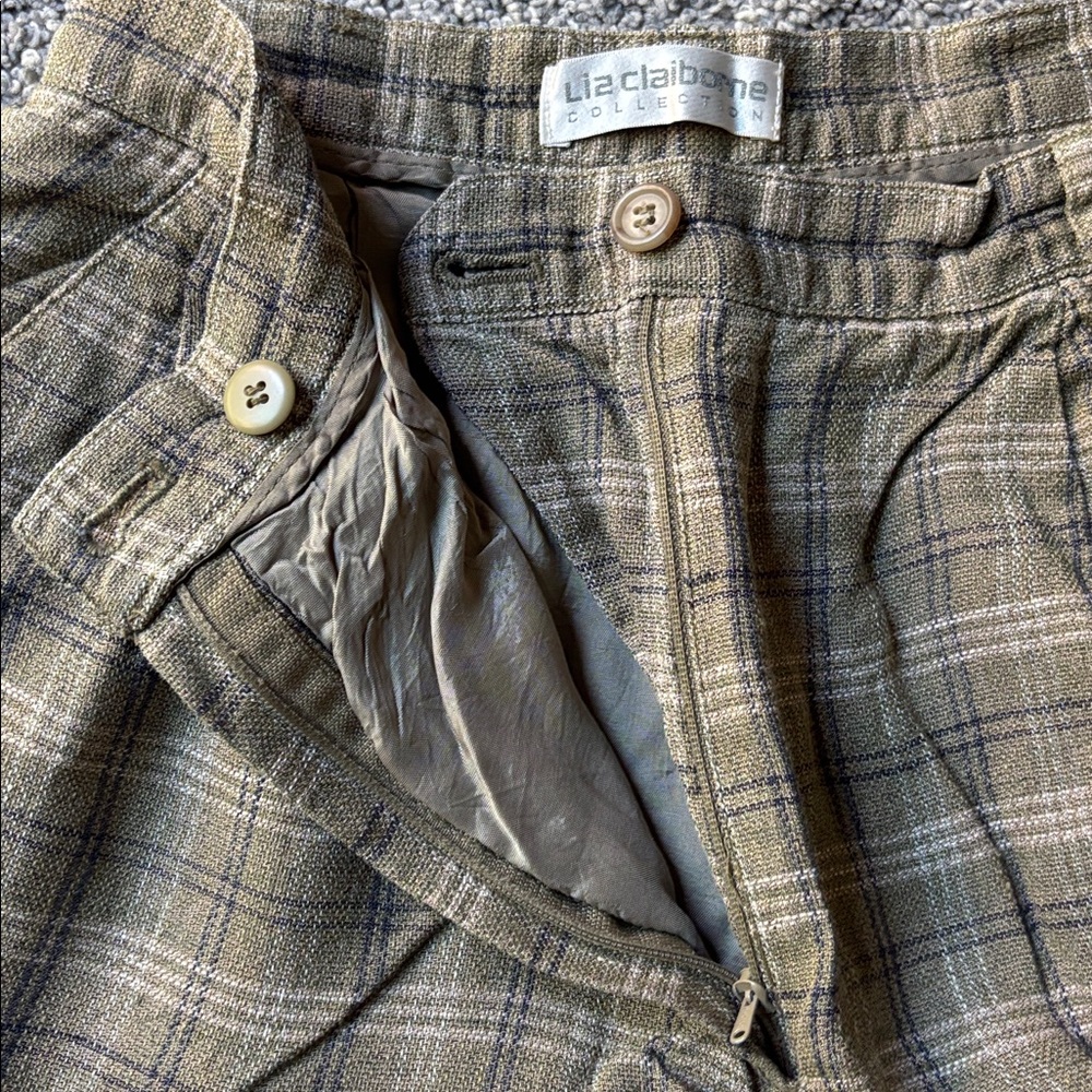 Liz Claiborne Plaid Mom Shorts - Picture 6 of 8